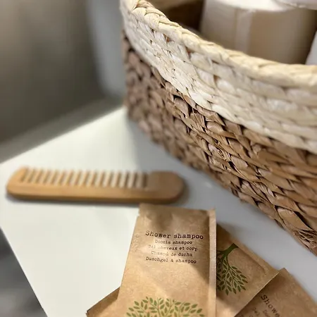 In Garibaldi Station And Self Check In 4 People Apartmán *