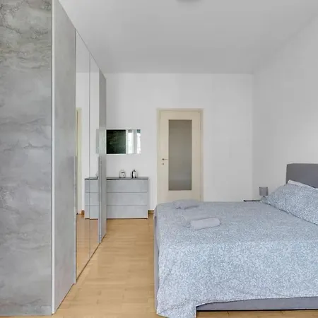 Apartment Ca17 -centrale-duomo -central Maxi -