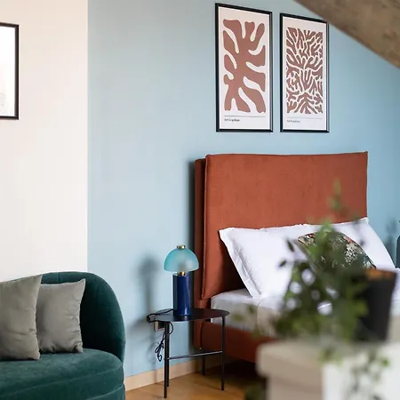 The Rent - Beautiful With Balcony In Porta Romana * ميلان