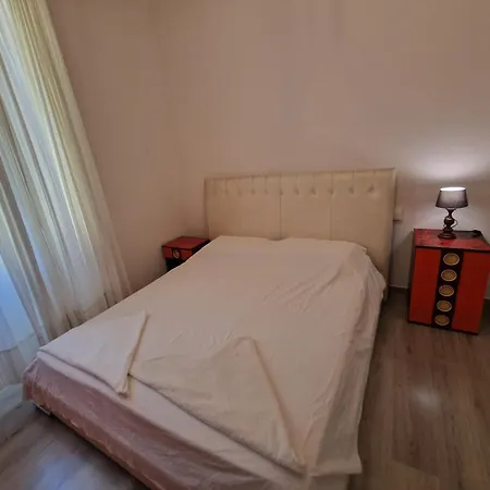 In The Center - Stanza In Centro Citta Проживание в семье *