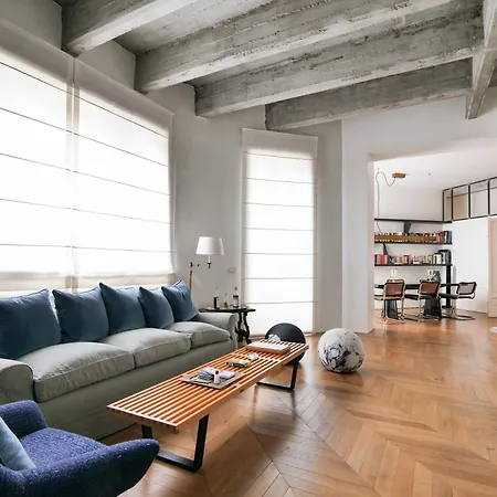 Luxury Penthouse With Rooftop Terrace *