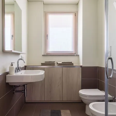 Luxury Flat With Pool Gym Spa Parking - Unit9b Apartment
