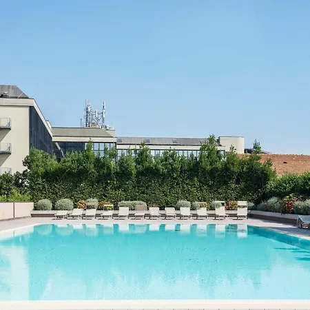 Apartment Luxury Flat With Pool Gym Spa Parking - Unit9b *