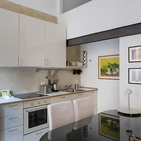 Petrarca, 16 - Nel Cuore Di * Milano