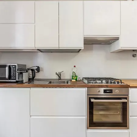 Apartment Bright 700m From Dergano M3