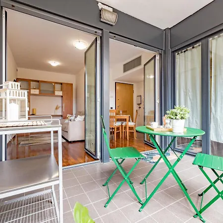 Arcimboldi Terrace Private Parking - Fast Wifi - Ac Апартаменты *