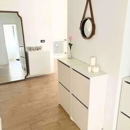 Daire Lovely Spacious Milano