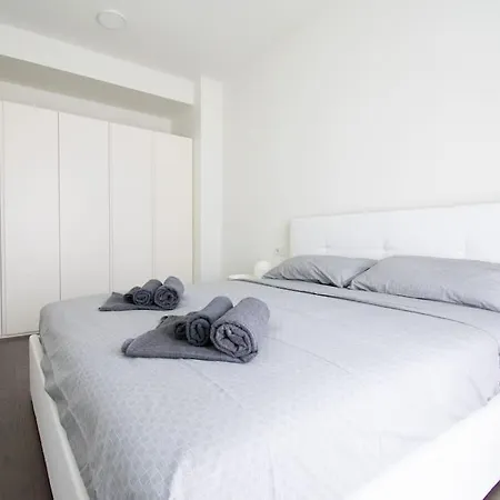 Corso Vercelli Cozy Modern Flat Apartment *