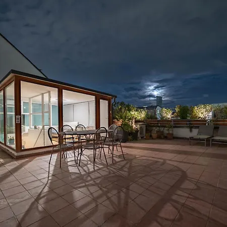 10' Navigli, Penthouse With Panoramic View Milan