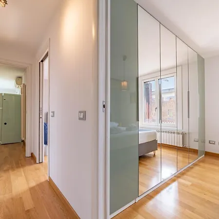 10' Navigli, Penthouse With Panoramic View Apartment Milan