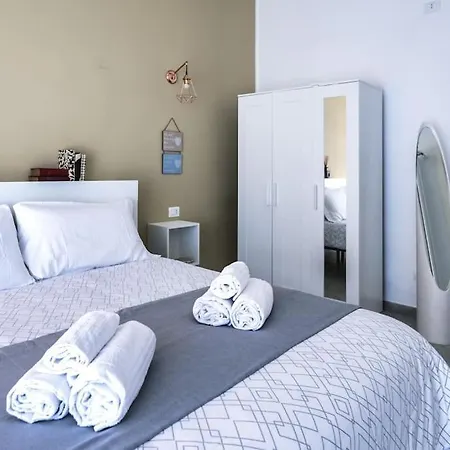 Spacious Hub, Metro At Doorstep M1 And M2 1 Min