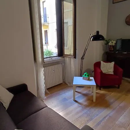 Maria Homes -vitruvio 42 * ميلان