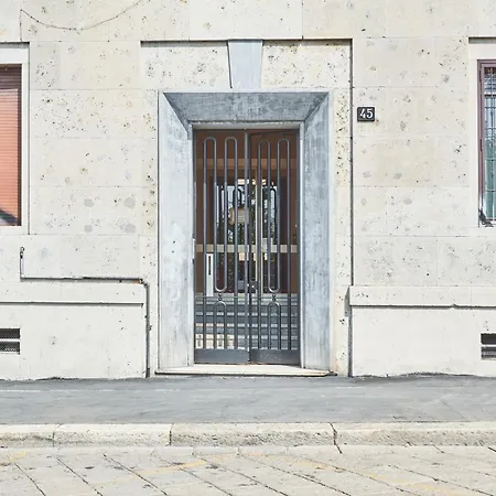 Spacious Flat Close To Fondazione Prada & Metro Milão