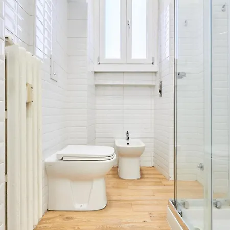 Spacious Flat Close To Fondazione Prada&metro Apartamento