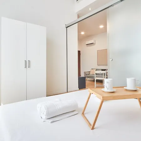 Spacious Flat Close To Fondazione Prada & Metro Apartamento Milão