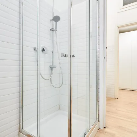 Spacious Flat Close To Fondazione Prada & Metro Apartamento *