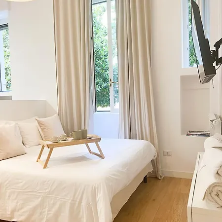 Divini Gae Aulenti Milan