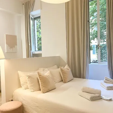 Divini Gae Aulenti Apartment