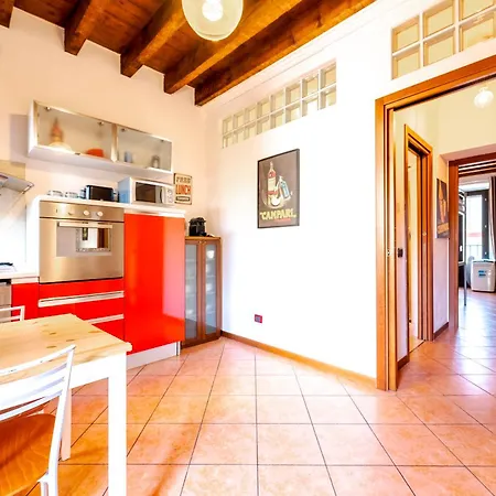 Appartamento Guest Planet - Rosso - Navigli Area Milano