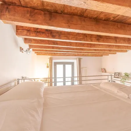Guest Planet - Rosso - Navigli Area Apartment Milan
