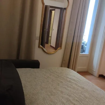 Very Big At 3 Minutes On Foot From Duomo Cathedral Apartment *