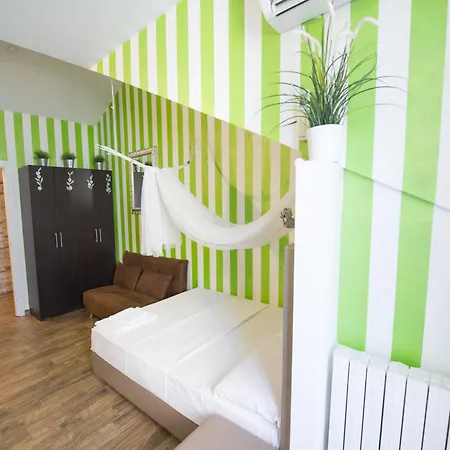 Amazing Attic Max 10 People With Parking & Wifi, Near To 3 Tram Lines And To The Metro - Well Connected To Airports And To The Train Station * Milan