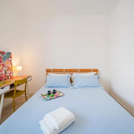 Bicocca Modern Flat Terrace & Private Parking מילאנו