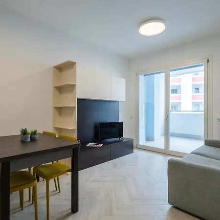 Апартаменты Bicocca Modern Flat Terrace & Private Parking Милан