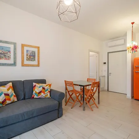 Orange - Bhome *