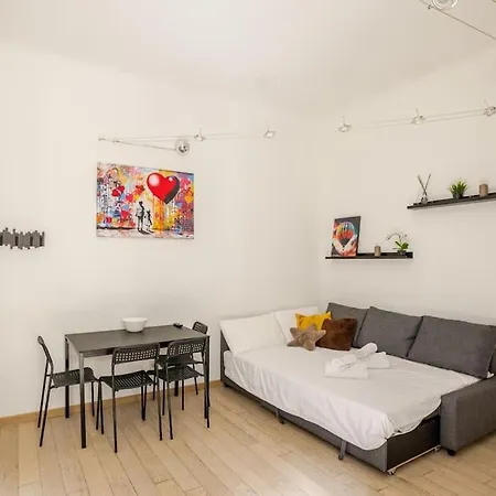 I Simple & Smart I Prime Location, Metro Nearby