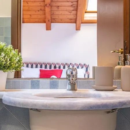 Romantic Navigli - 15min Duomo - Free Parking Apartmán