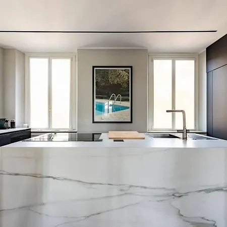 Apartamento Situado En Un Edificio De Principios Del Siglo Xx. Apartment