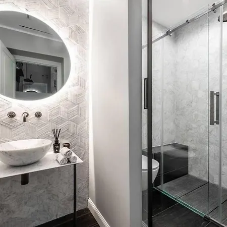 Apartamento Situado En Un Edificio De Principios Del Siglo Xx. Milan