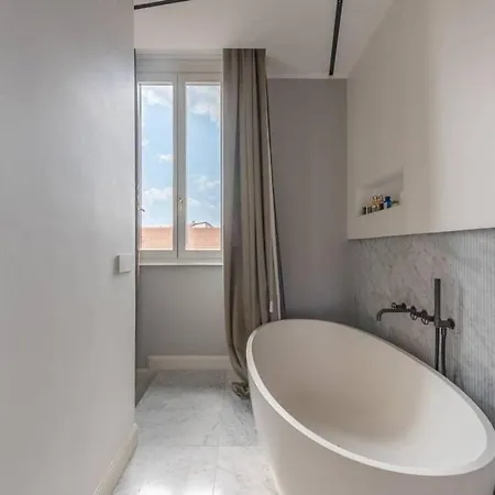 Apartamento Situado En Un Edificio De Principios Del Siglo Xx. Appartement *