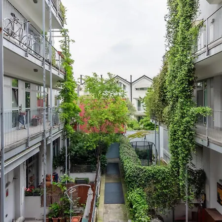 Apartment Homeby, Stylish With Balcony Milan
