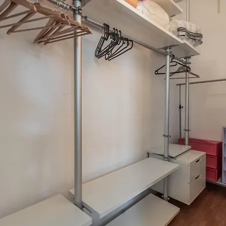 Homeby, Stylish With Balcony *