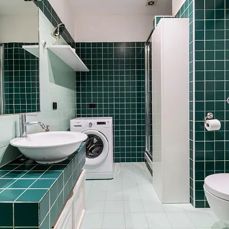 Homeby, Stylish With Balcony Apartment