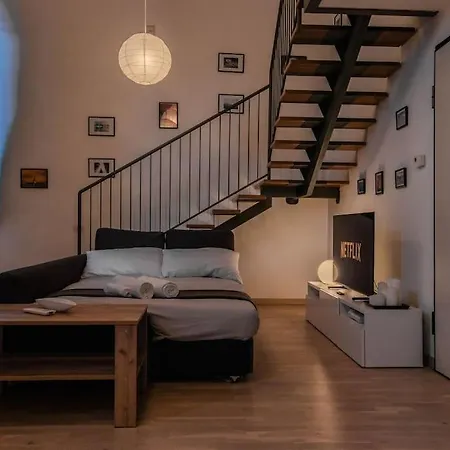 아파트 Cozy Loft - Luxury And Quiet