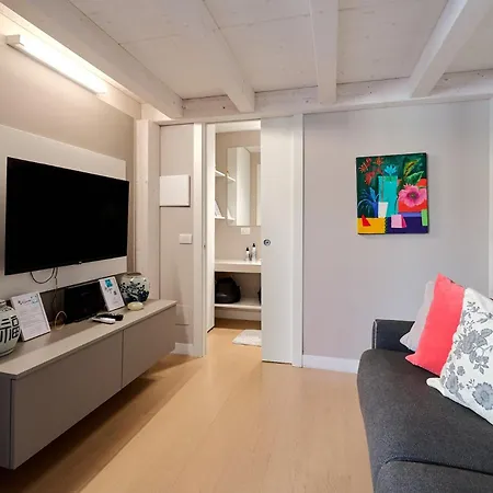 Style Loft In Great Location Lejlighed