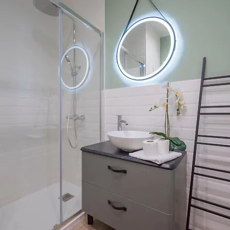 Youhosty - Modern Portello *