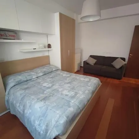 Esplora Comodamente E Poi Riposa Tranquillo Milan