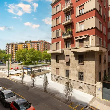 I Prime Location I Metro At Your Door, Duomo In 15 Min! Apartamento Milán