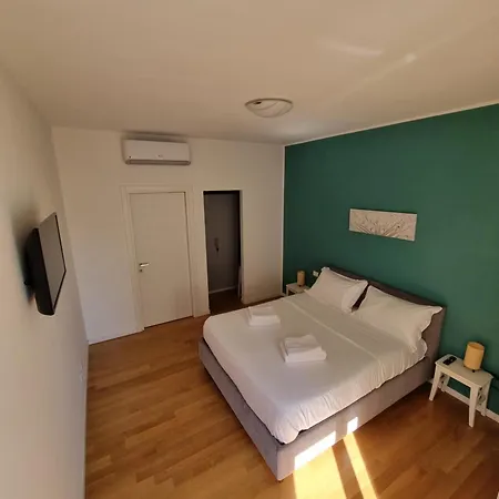 Maragda House Linate - Duomo- San Babila Apartamento *