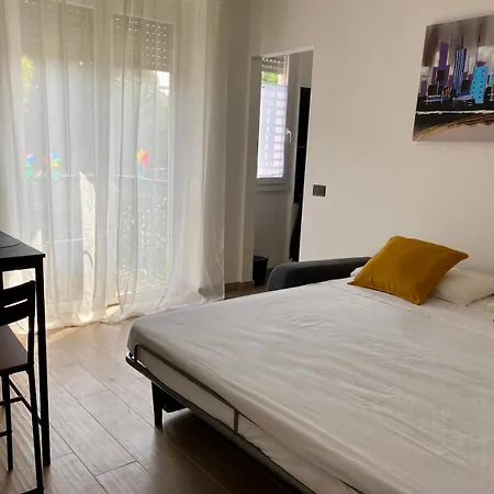 Moderno Ed Elegante Loft Con Balcone شقة ميلان