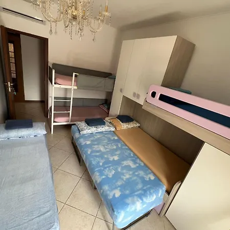 Gigli, Con Cucina In Comune E Terrazza Penzion *