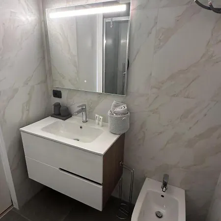 Bed & Breakfast Monolocale Ovidio 4*