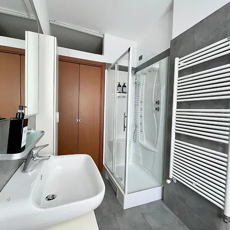 Santa Giulia Terrace - 15 Mins Center Apartment *