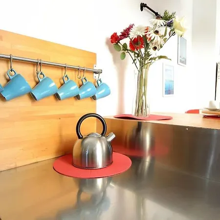 Apartament Argento, Bright Flat In The Center, 7 Guests, Parking & Wifi, Near To 3 Tram Lines And The Metro - Well Connected To Airports And To The Train Station Mediolan