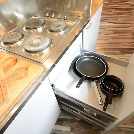 Argento, Bright Flat In The Center, 7 Guests, Parking & Wifi, Near To 3 Tram Lines And The Metro - Well Connected To Airports And To The Train Station * Mediolan