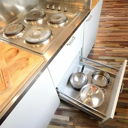 Argento, Bright Flat In The Center, 7 Guests, Parking & Wifi, Near To 3 Tram Lines And The Metro - Well Connected To Airports And To The Train Station Apartament Mediolan